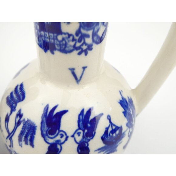 Set Of 2 Vintage Blue & White Ceramic Oil & Vinegar Cruet Pitchers With 1 Lid - Picture 7 of 16